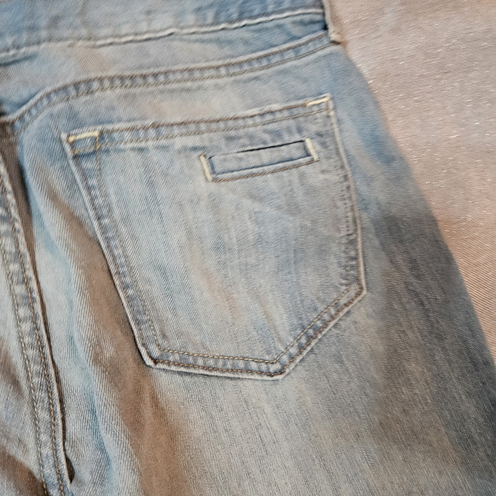 Old Navy Light Washed Rolled Hem Jeans Cropped Med Rise Size 12 - Picture 6 of 10